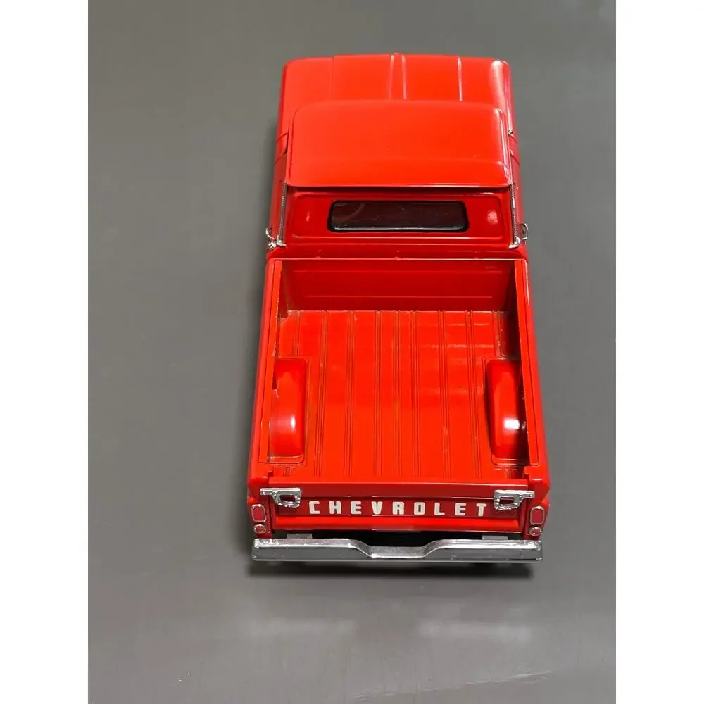 Sun Star USA Chevy C-10 Style Side Pickup 1965 1/18 Diecast Red 1361